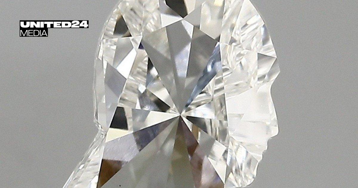 Russia Puts Giant State Diamonds Up for Auction After Record Gold Selloff