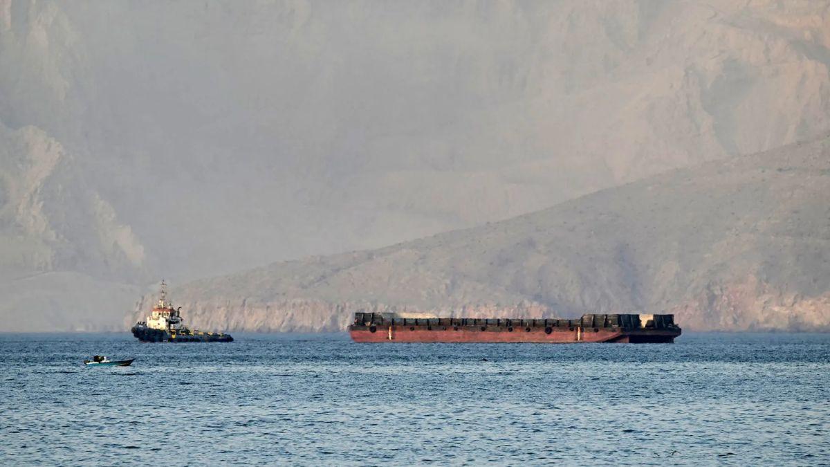 Iran vows permanent Hormuz control mechanism and warns no Gulf port will be safe if Iranian ports are threatened — calls US restrictions piracy